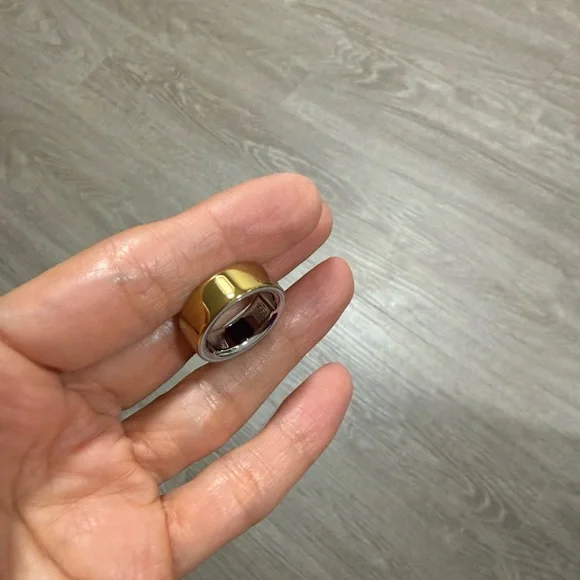 Siz7 Oura Gold Health Ring. Size 7 New With Tag Comes In Original Box. - Picture 5 of 10